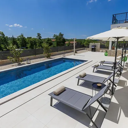 別荘 Piemonte Istria By Interhome